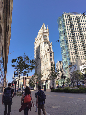 Oakland architecture with CiviCon participants walking towards their ice cream break
